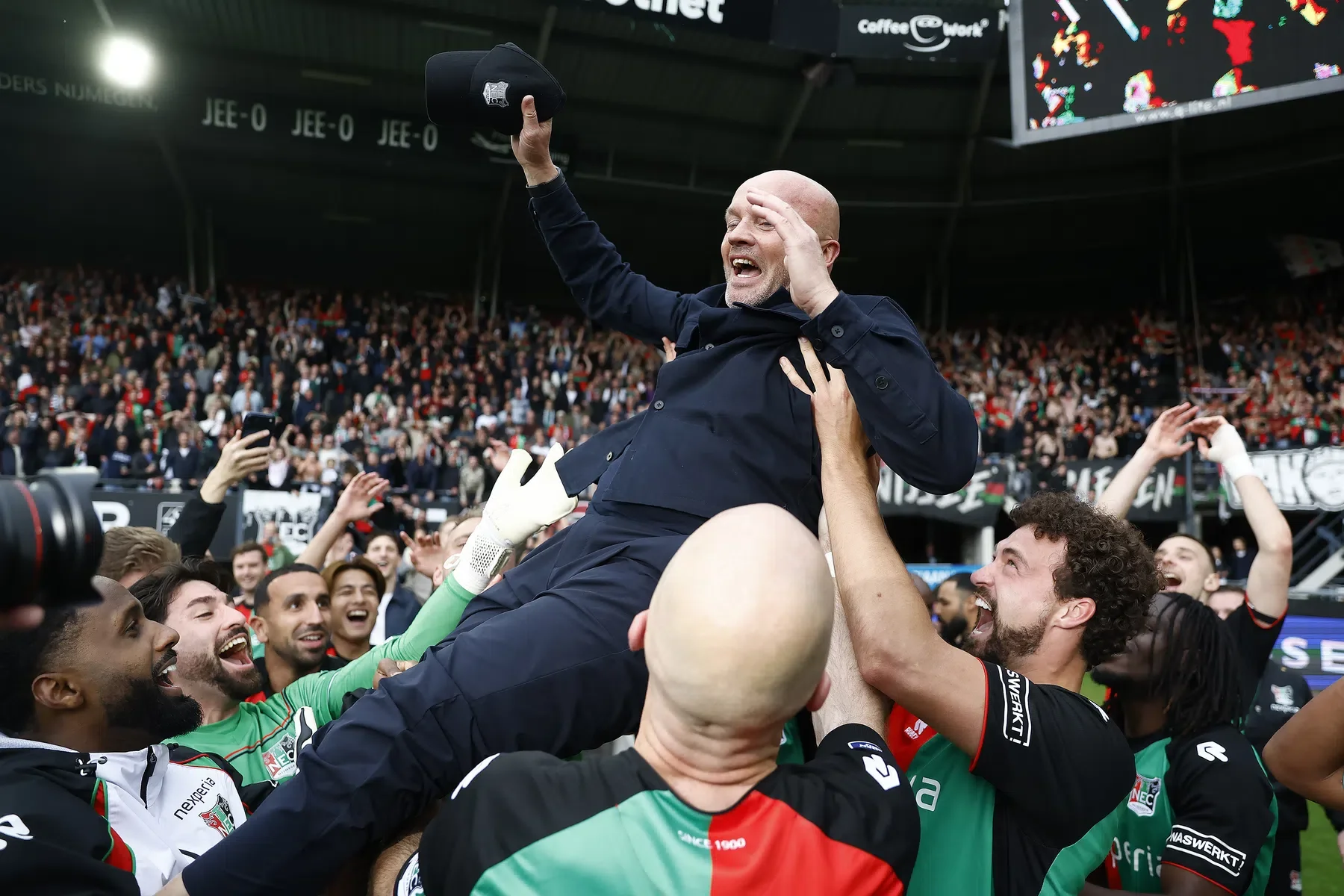 Schreuder Clinches Rinus Michels Award